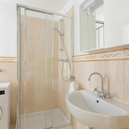 Simplistic In Near Seabeach Apartment